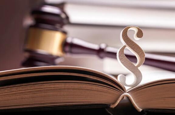 人民法院对当事人申请再审的案件是否必须进行再审？