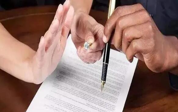 离婚一方净身出户的约定如何生效？自愿净身出户又反悔怎么处理