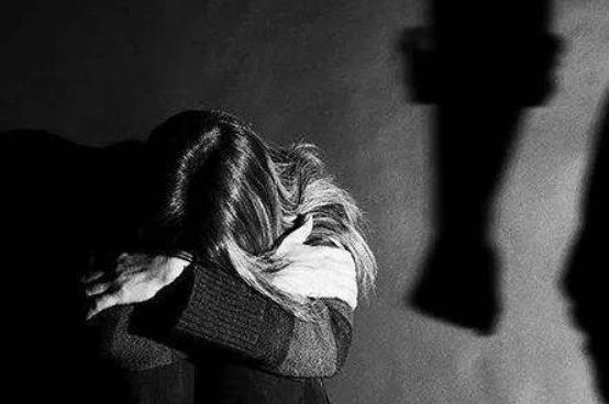 老公打我怎么办?老公打我我还手了是家暴吗?