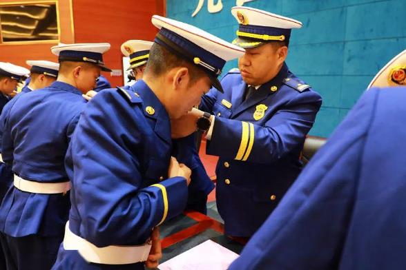 中华人民共和国消防救援衔标志式样和佩带办法