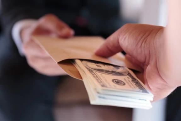 收贿赂600万判多少年?2023年受贿罪的量刑标准