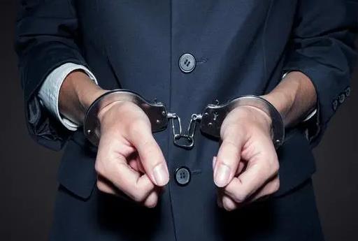 家属涉及帮信罪应该怎么处理?帮信罪家属该如何去帮助退赃款?