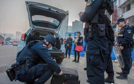 甘肃省公安机关警务辅助人员管理条例全文