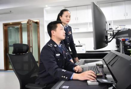 人民警察巡察
