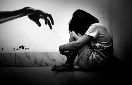 犯罪嫌疑人涉嫌迷奸判多久?法律怎么规定?