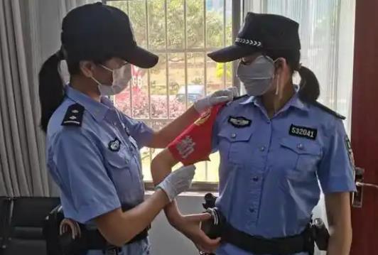 人民法院司法警察依法履行职权
