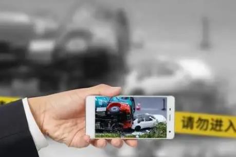 肇事逃逸致人轻伤怎么判刑?