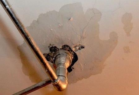 商品房漏水找哪个部门解决最好?费用由谁出?